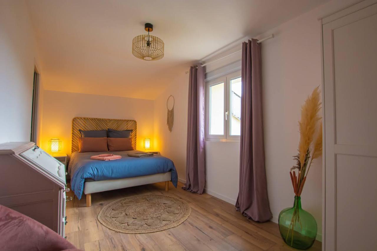 Emilie une nuit - 3 chambres au 2e étage - maison avec chats Vandieres  Exterior foto